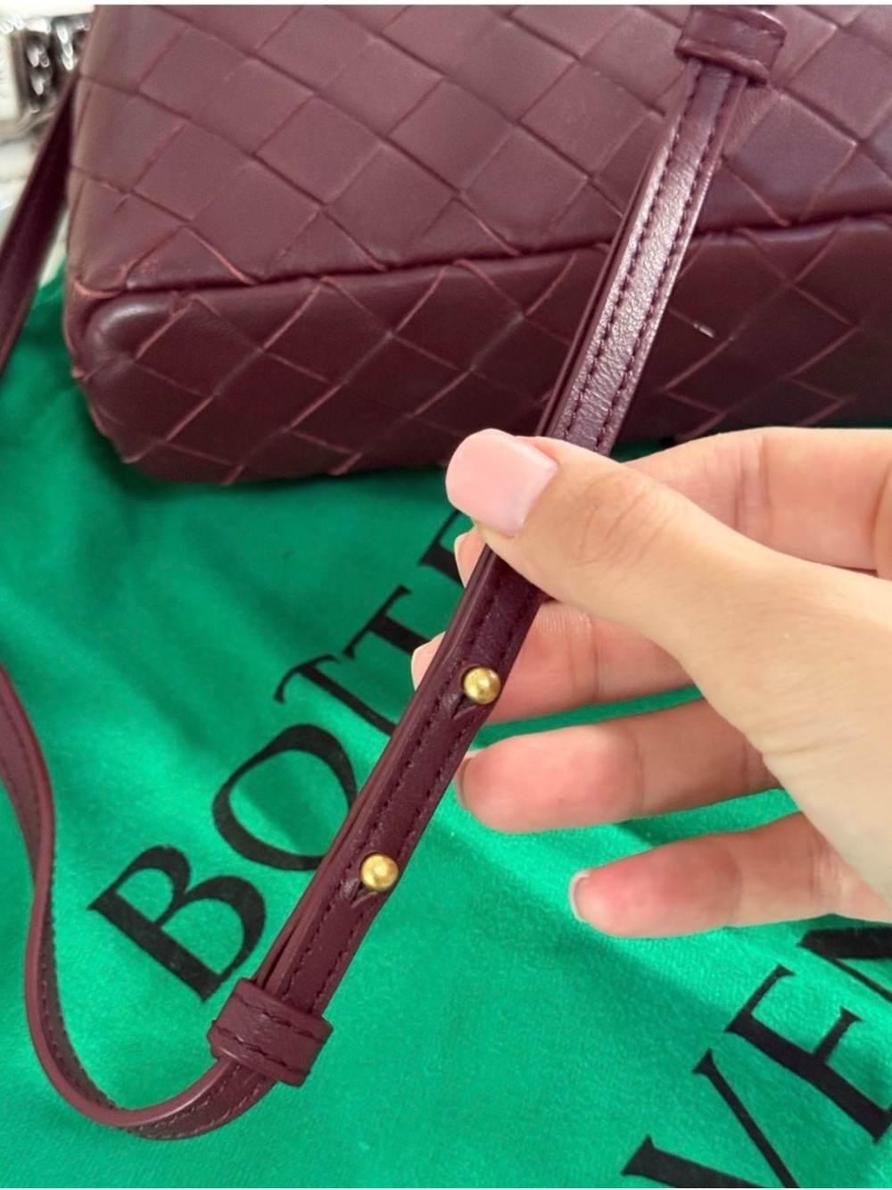 Quilted Leather Top-Handle Cosmetic Bag - Burgundy - Picture 6 of 8